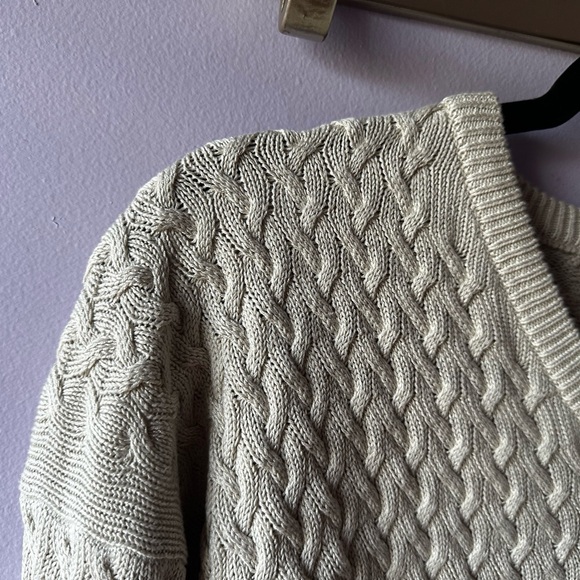 Tuttle Silk Blend Cable Knit V-Neck Sweater Size L - Picture 3 of 8